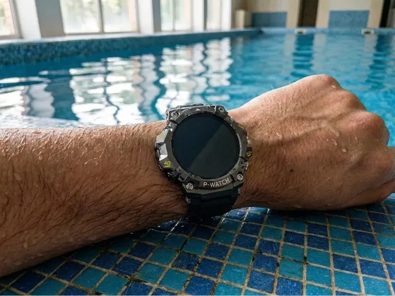 Vantrek X1 Smartwatch customer — Elena R. Seattle, (USA)